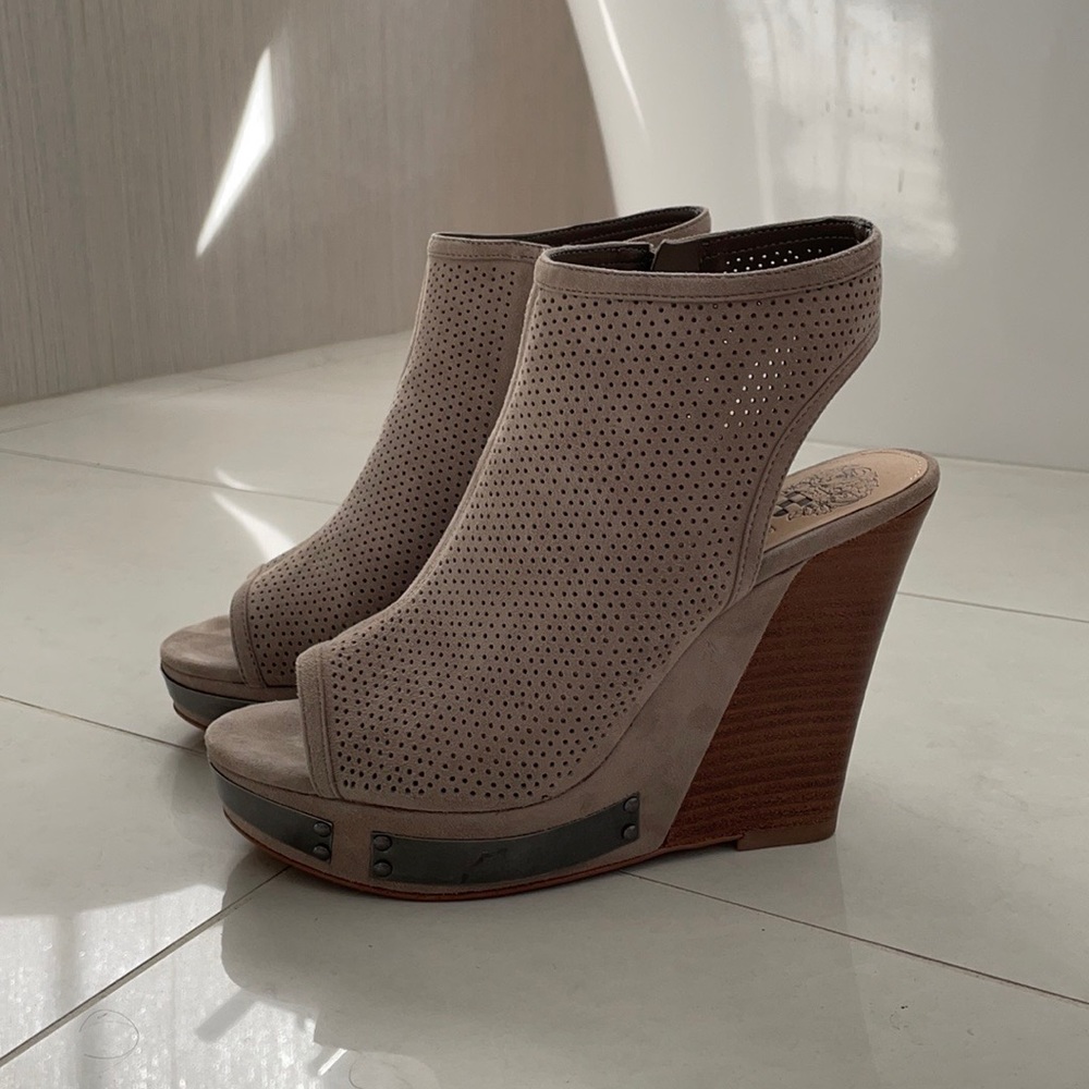 Vince Camuto Wedges